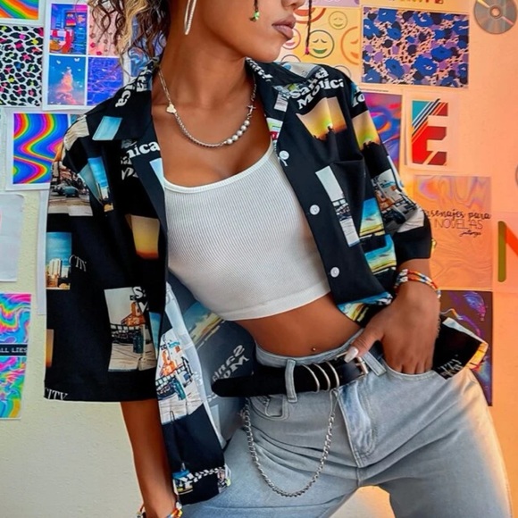 Graphic Button Up Blouse - Picture 2 of 4